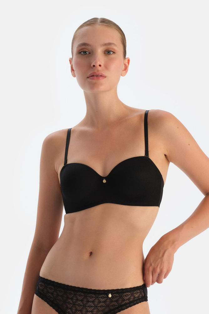 BLACK BRA