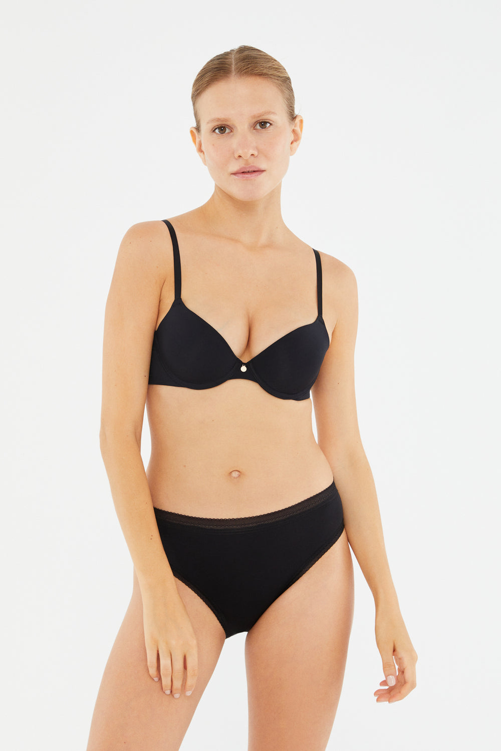 BLACK BRA
