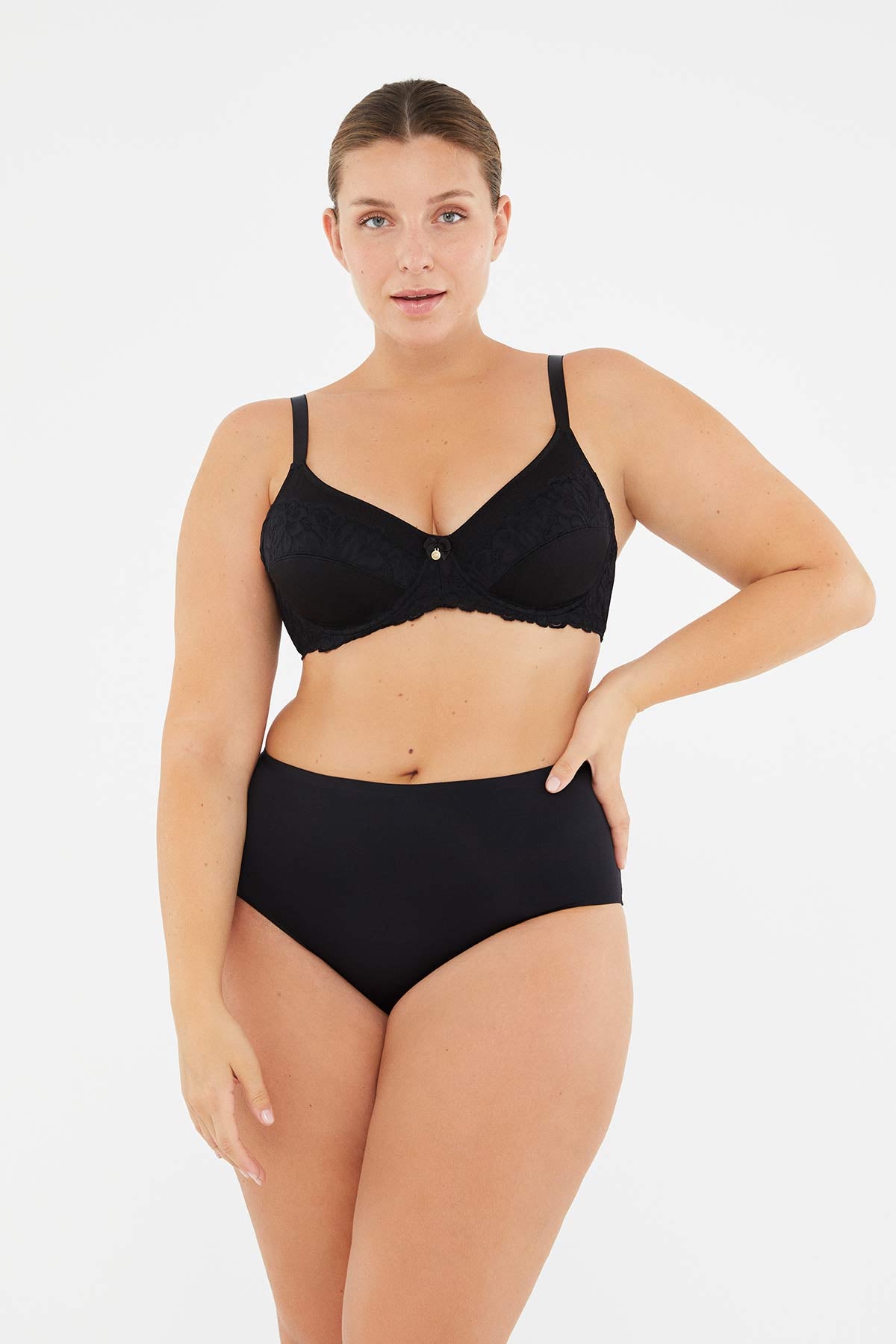 BLACK BRA