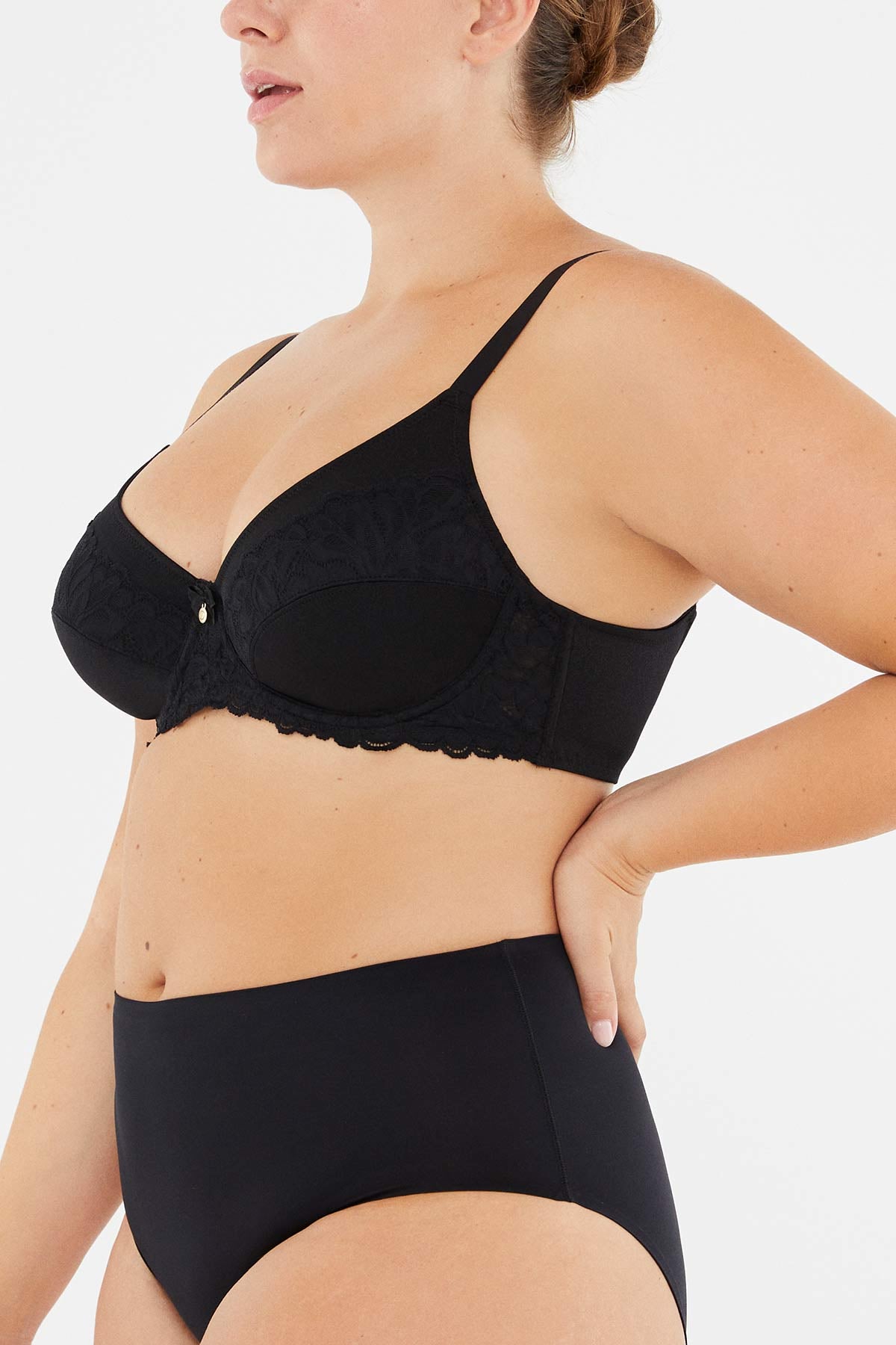 BLACK BRA