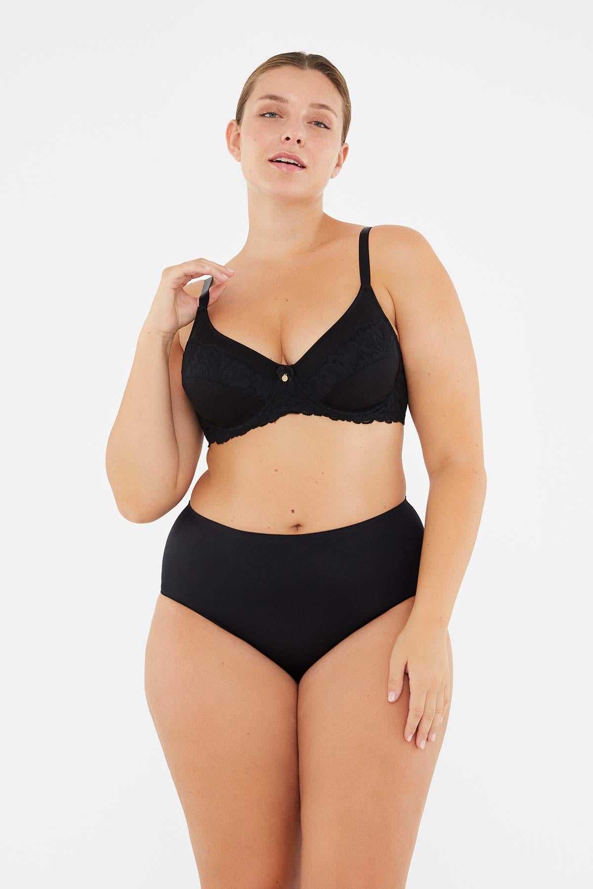 BLACK BRA