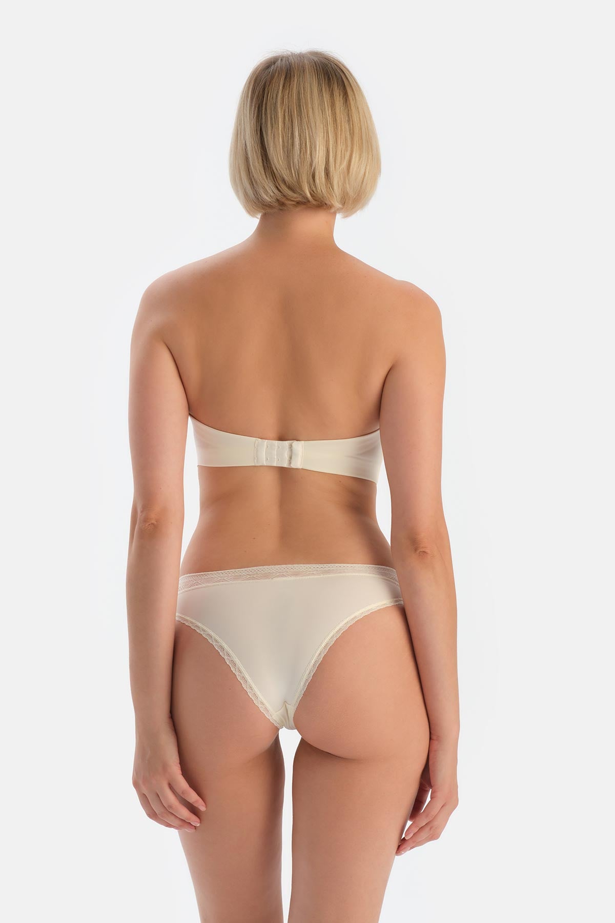 Ekru Clarıce Yarı Dolgulu Straplez Yandan Destekli Sütyen