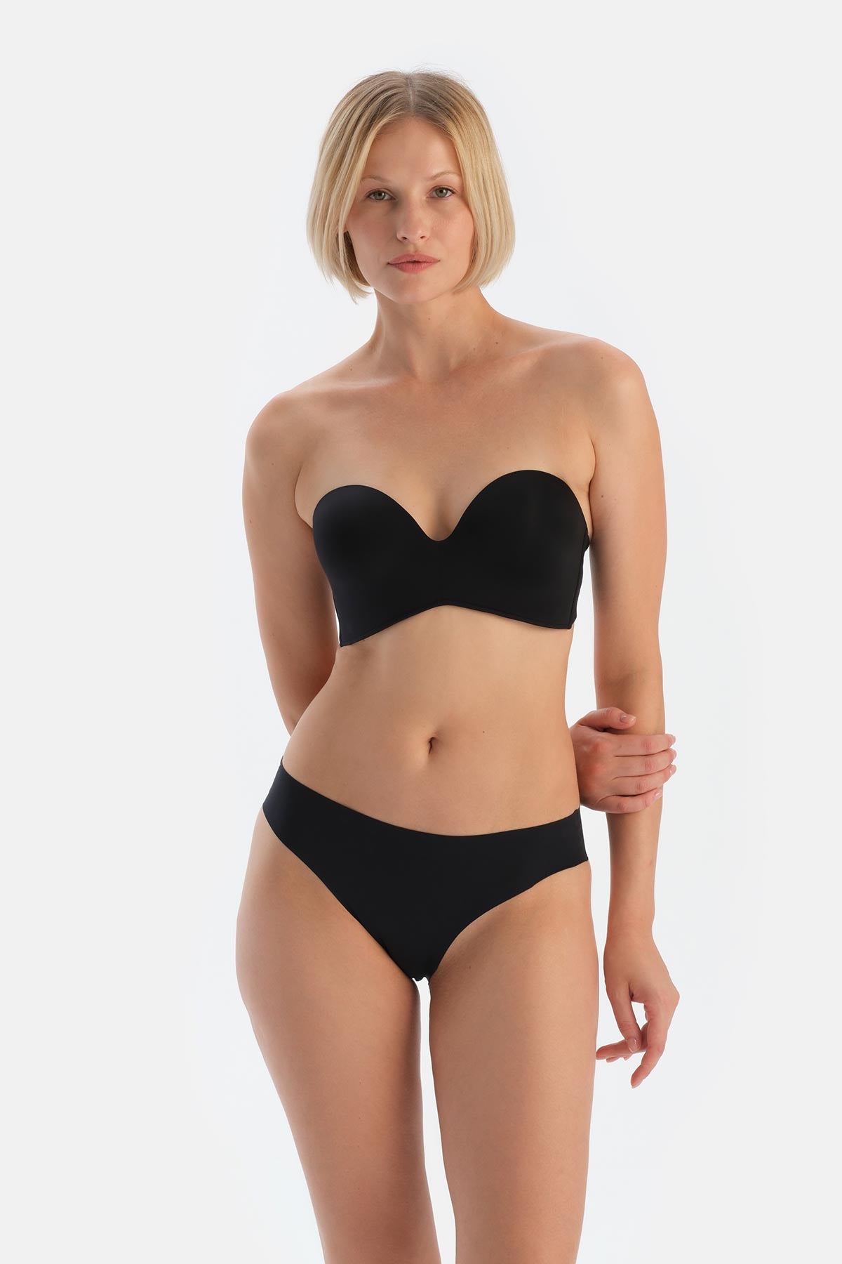 Siyah Clarıce Yarı Dolgulu Straplez Yandan Destekli Sütyen