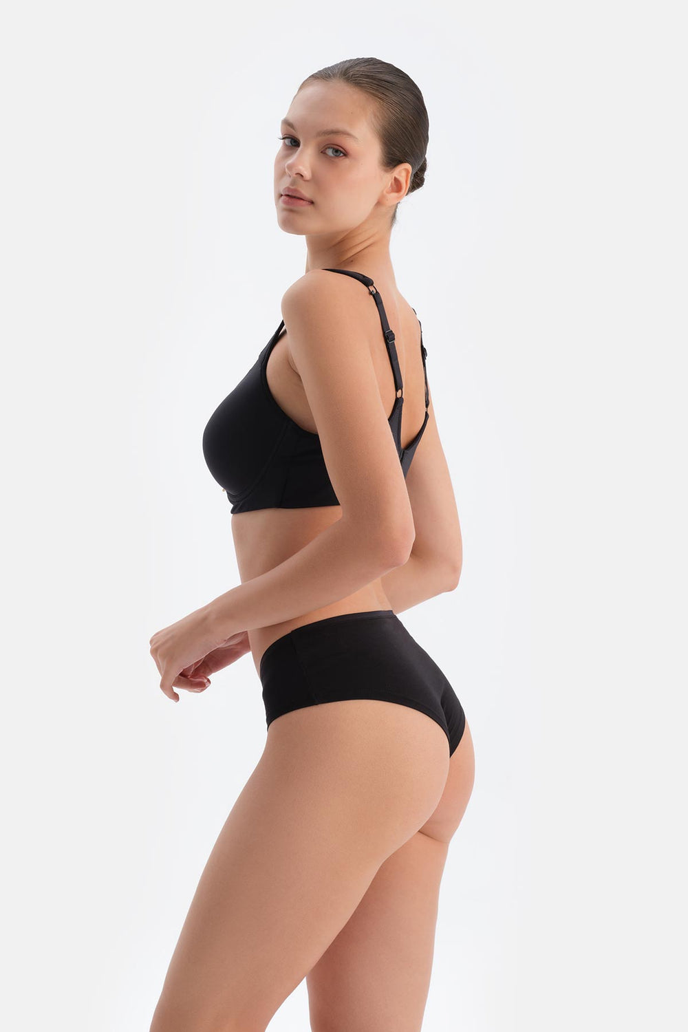 BLACK BRA