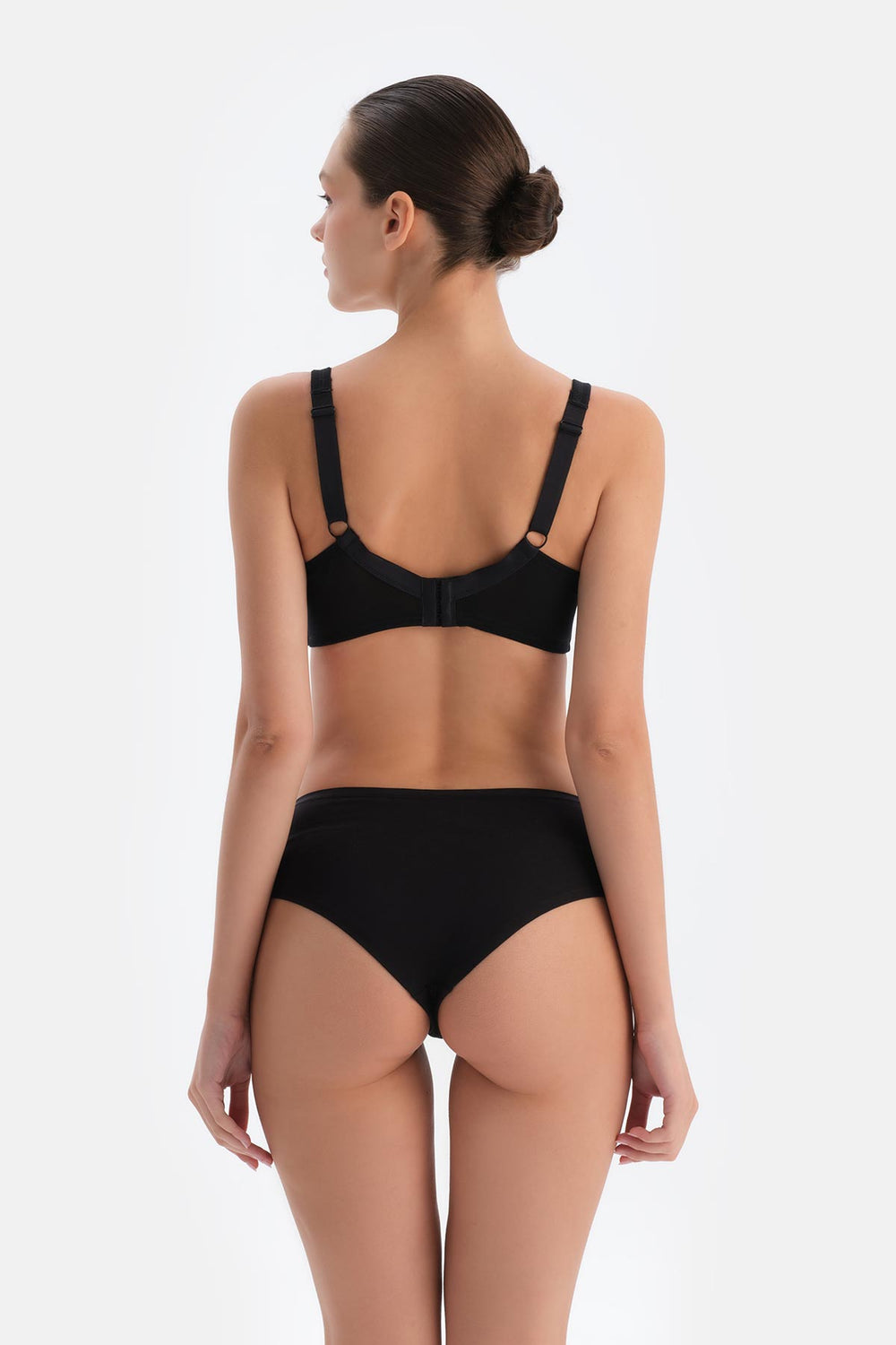 BLACK BRA