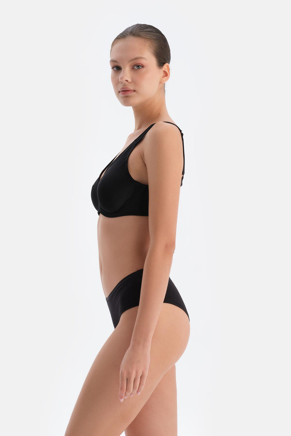 BLACK BRA