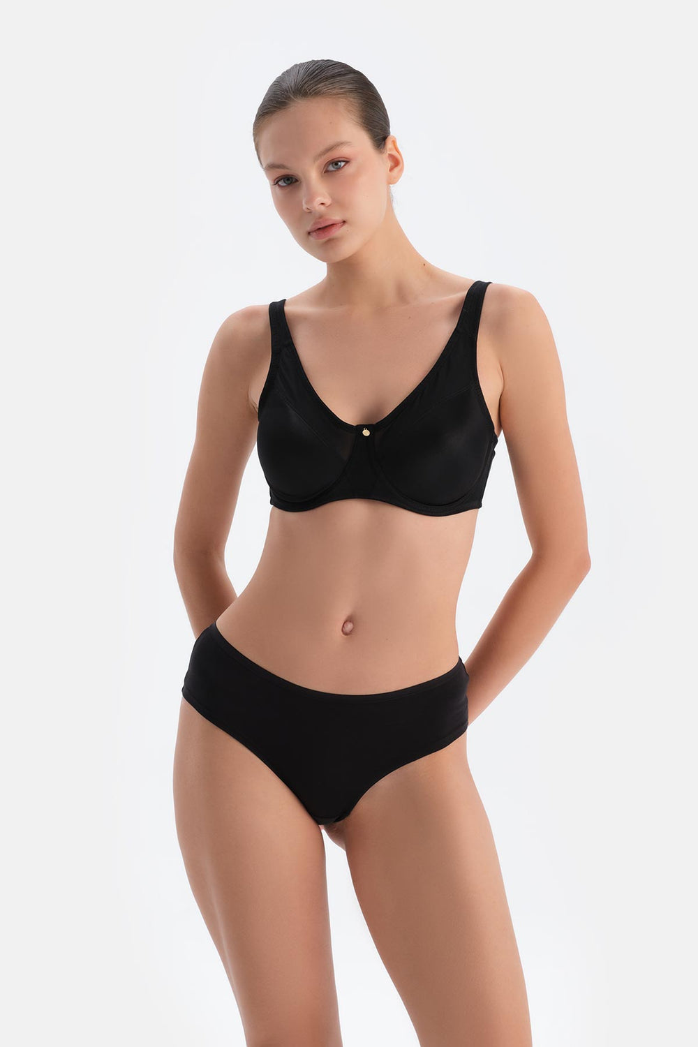 BLACK BRA