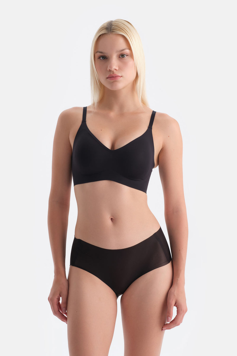 Siyah Sonya Balensiz Dikişsiz Sütyen