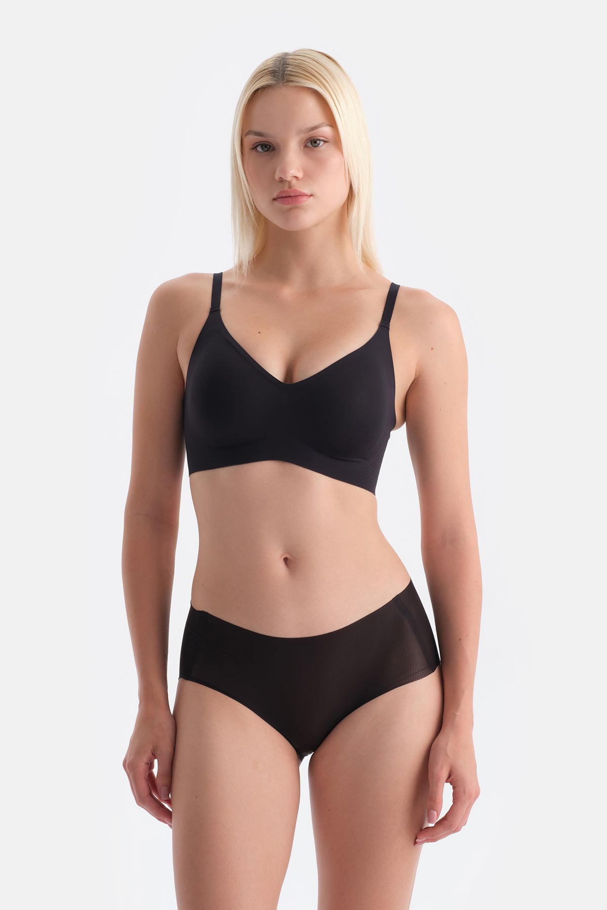 Siyah Sonya Balensiz Dikişsiz Sütyen