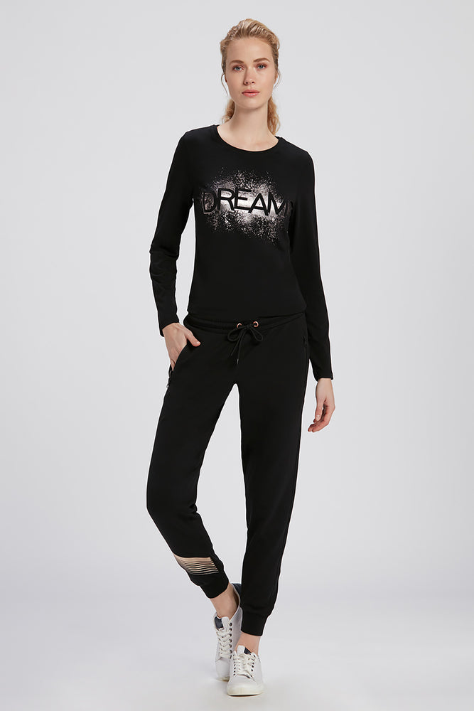 BLACK T-SHIRT