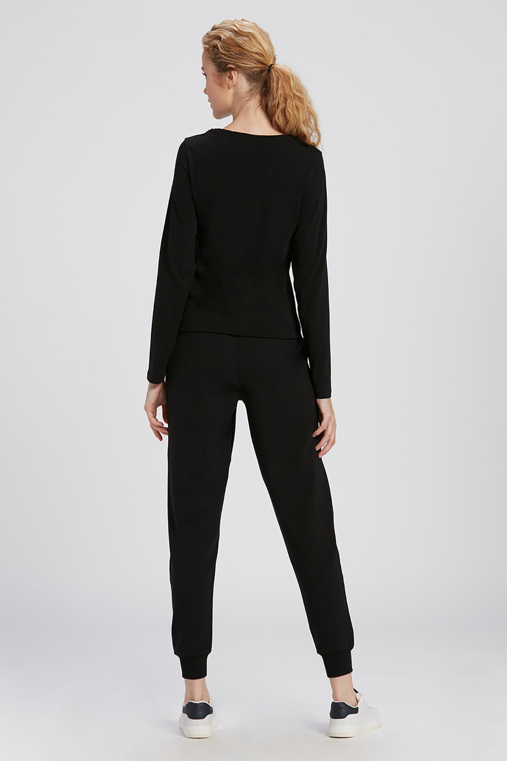 BLACK T-SHIRT