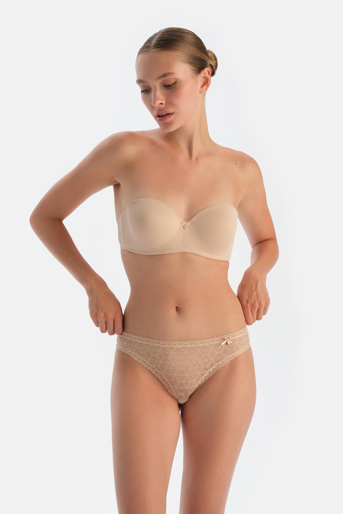 NUDE BRAZILLIAN