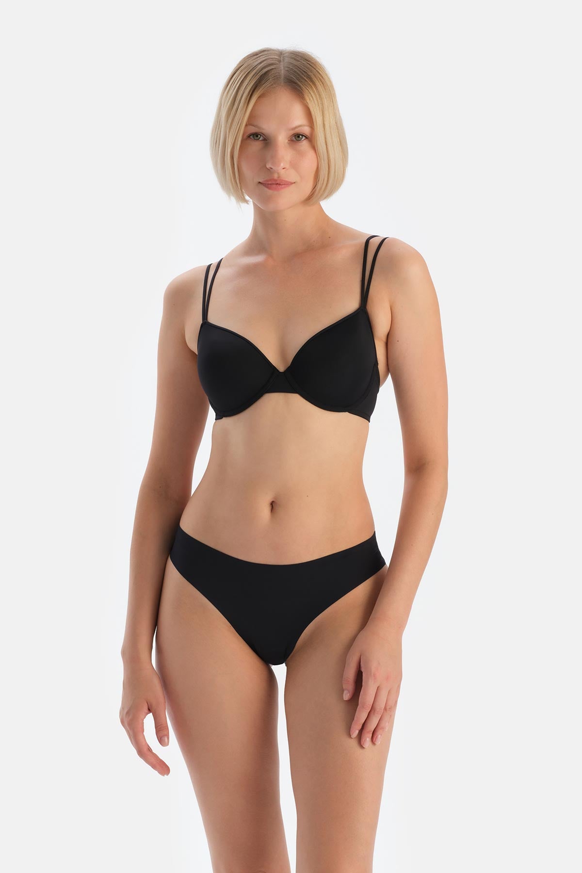 BLACK BRA