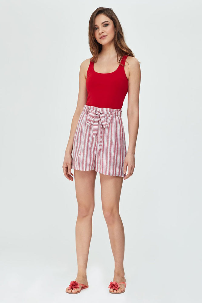 RED SHORTS