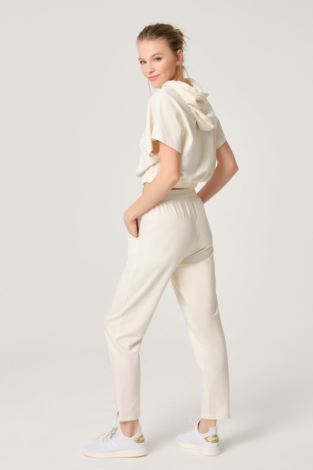 OFF WHITE SWEATSHIRT