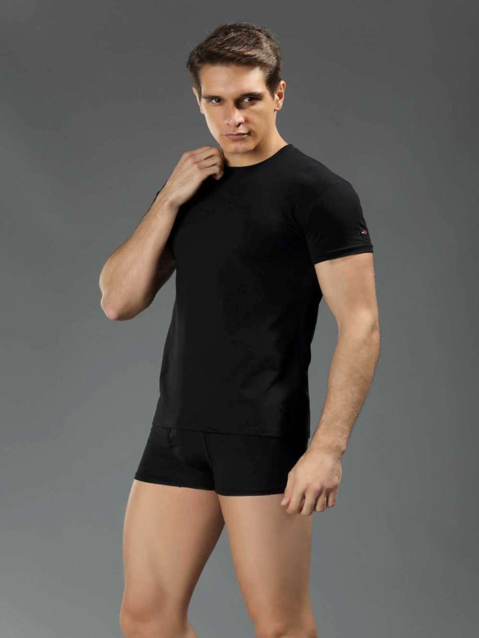 BLACK T-SHIRT