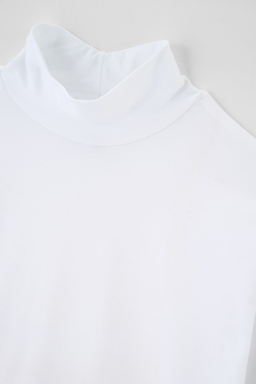 WHITE T-SHIRT