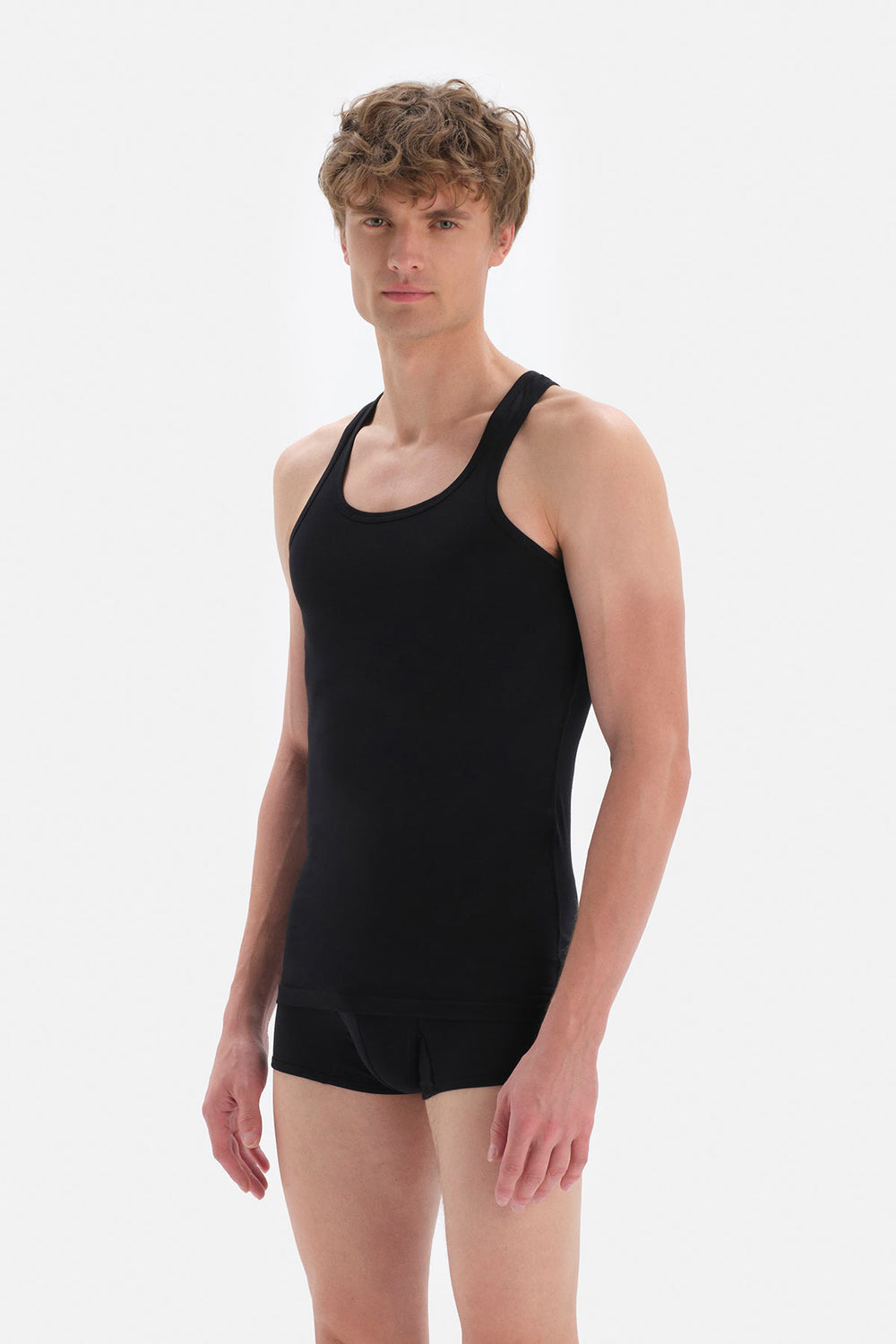 BLACK TANKTOP