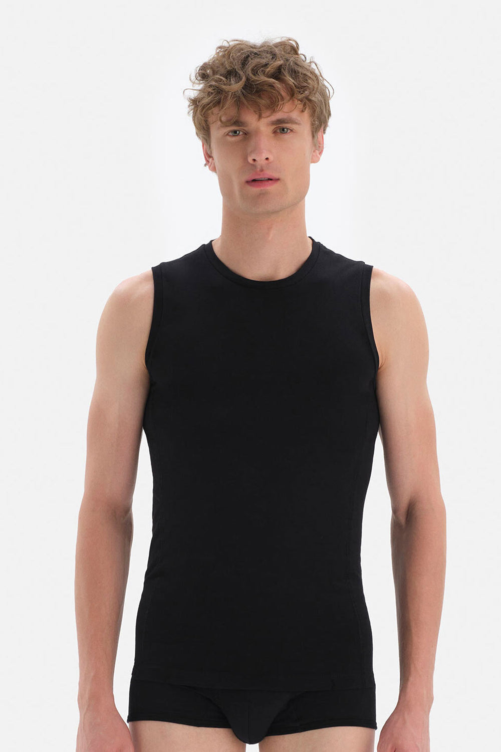 BLACK  T-SHIRT SLEEVLESS