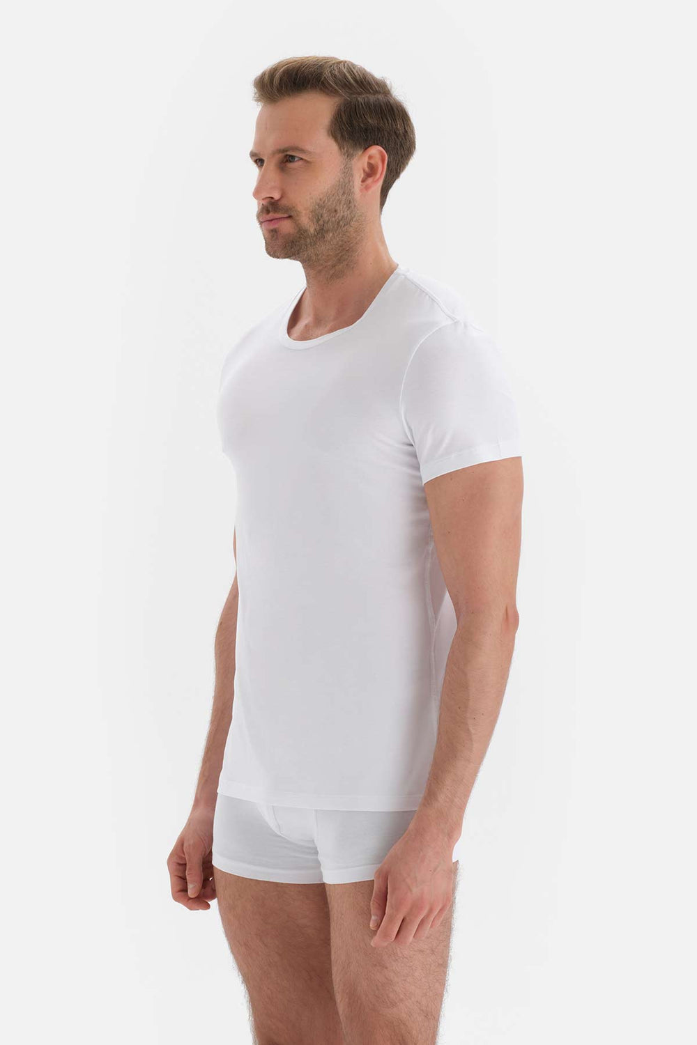 WHITE T-SHIRT