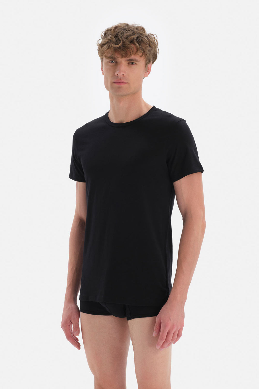 BLACK T-SHIRT
