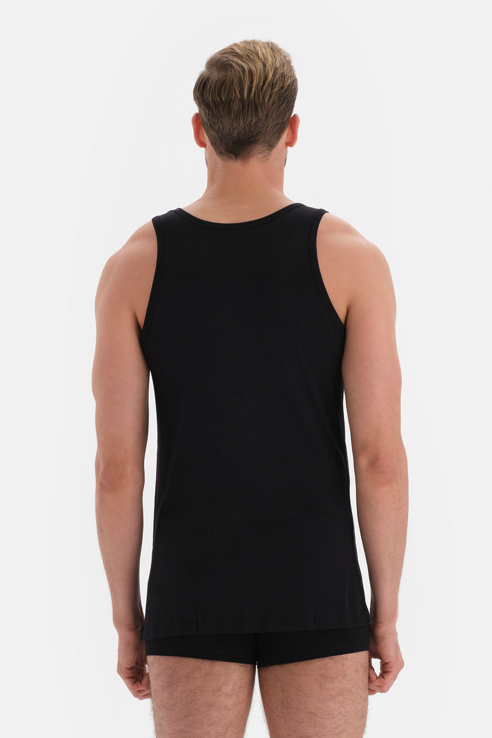 BLACK TANKTOP