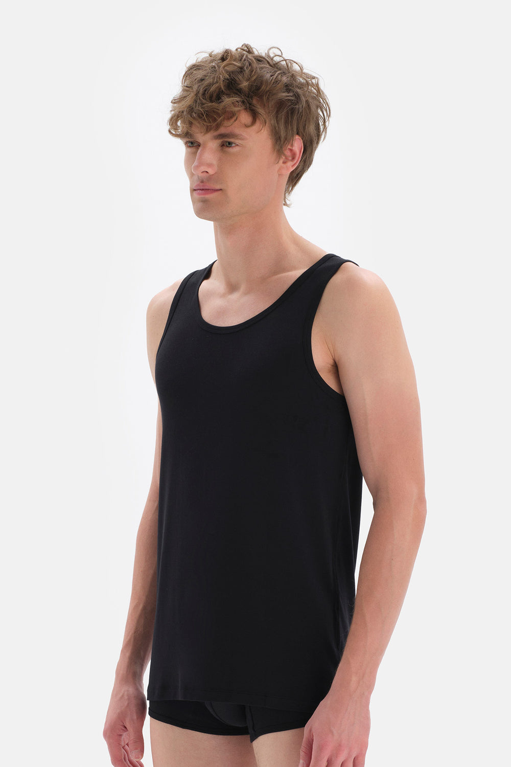 BLACK TANKTOP