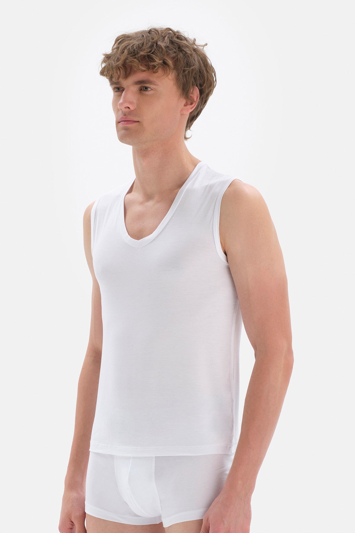 WHITE  T-SHIRT SLEEVLESS