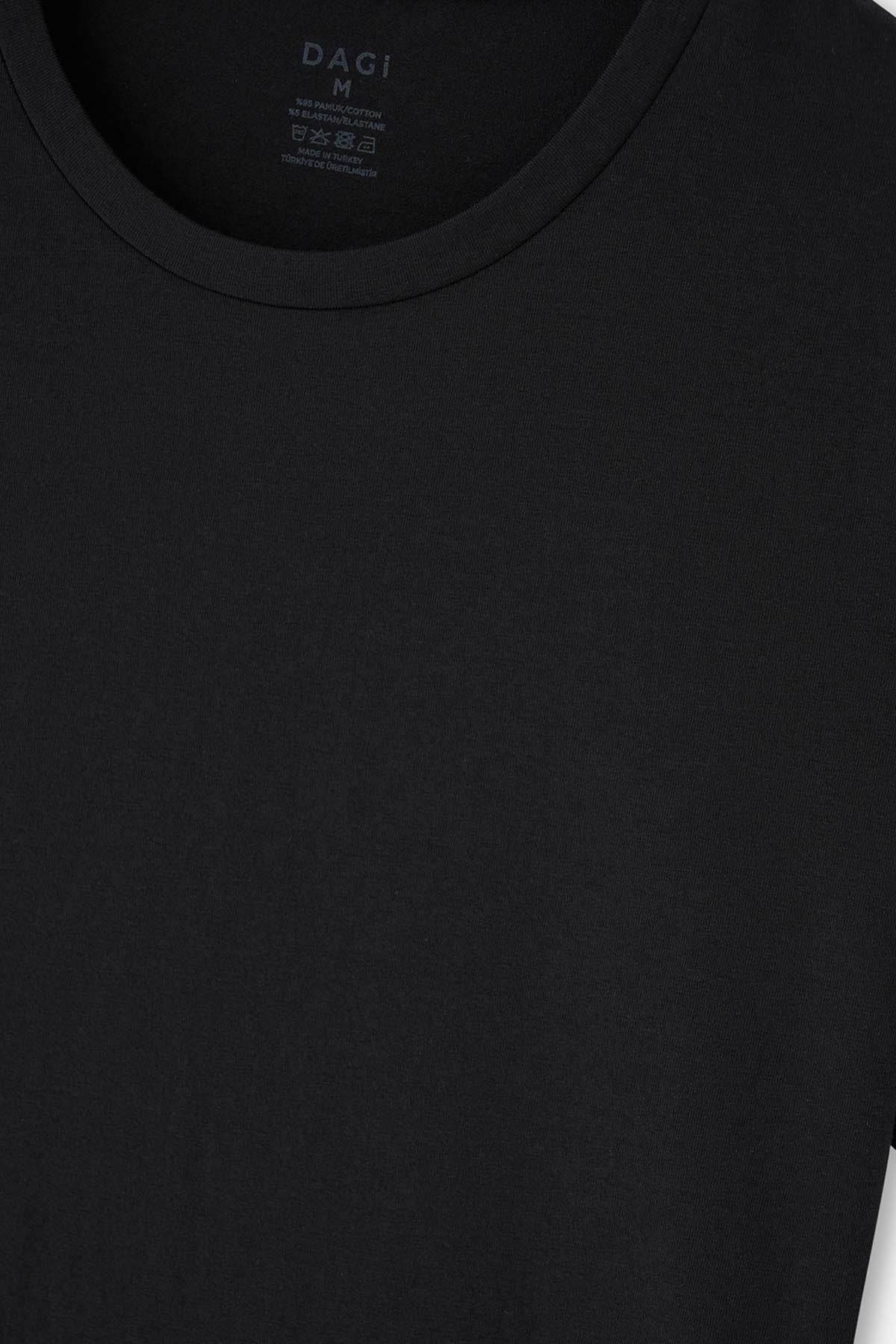 BLACK T-SHIRT