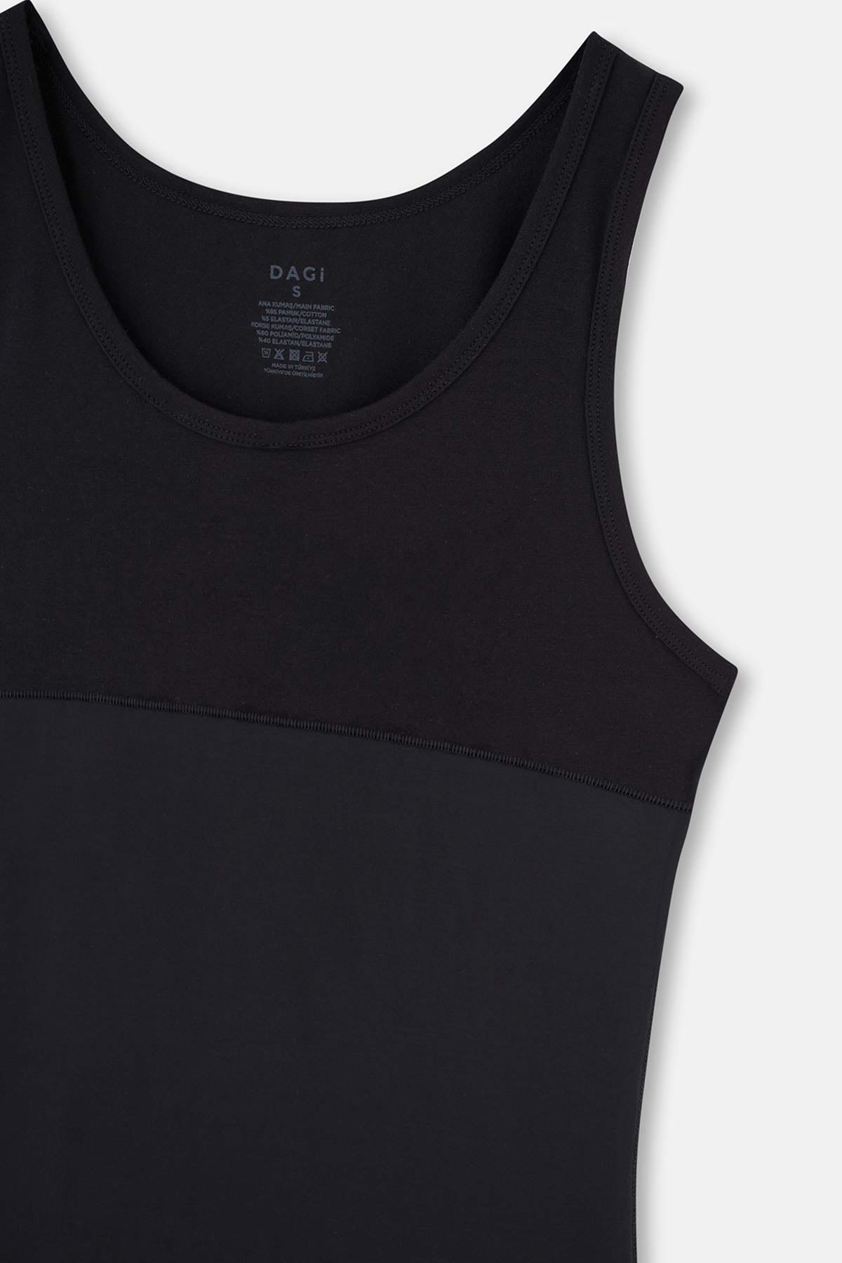 BLACK TANKTOP