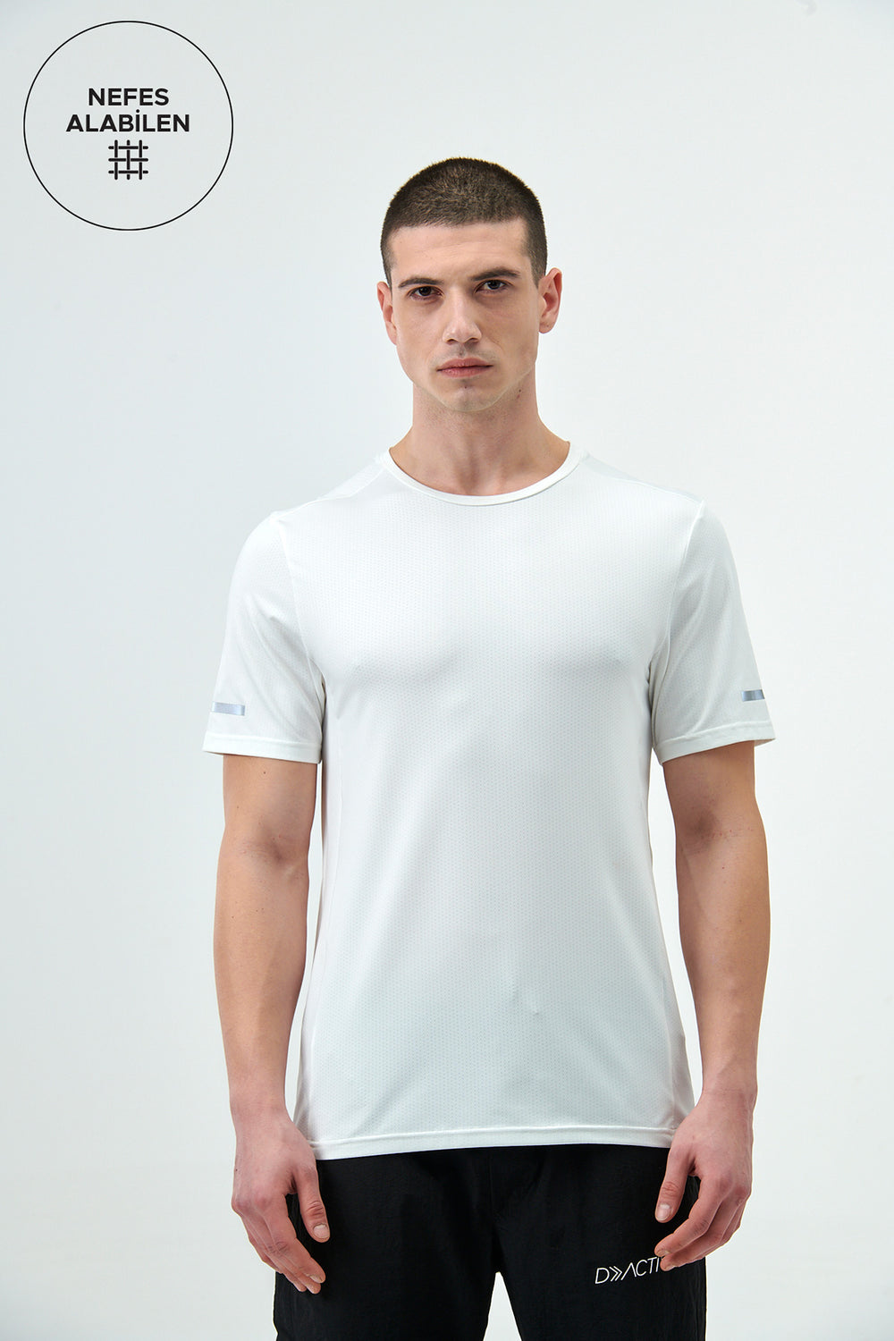 WHITE T-SHIRT