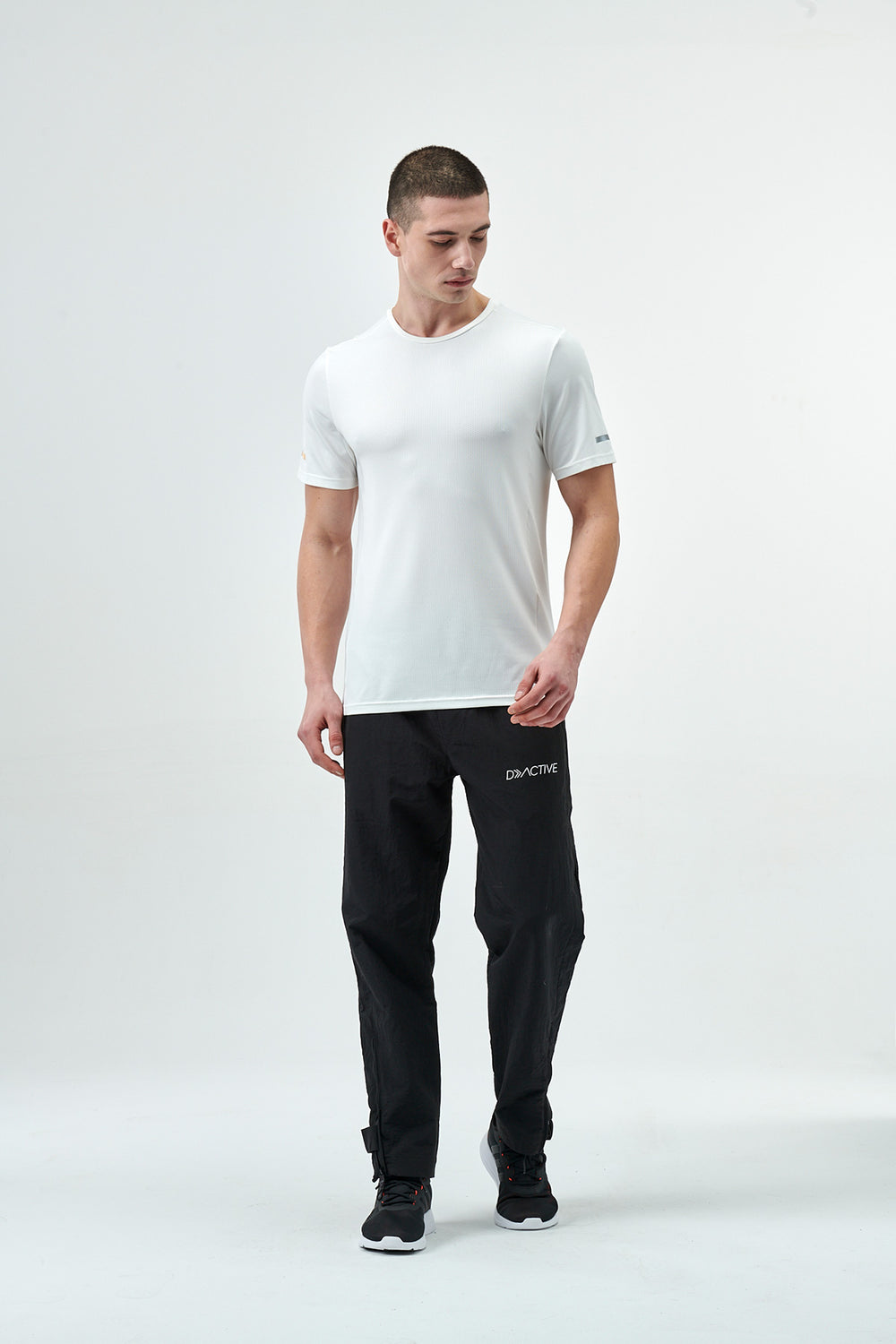 WHITE T-SHIRT