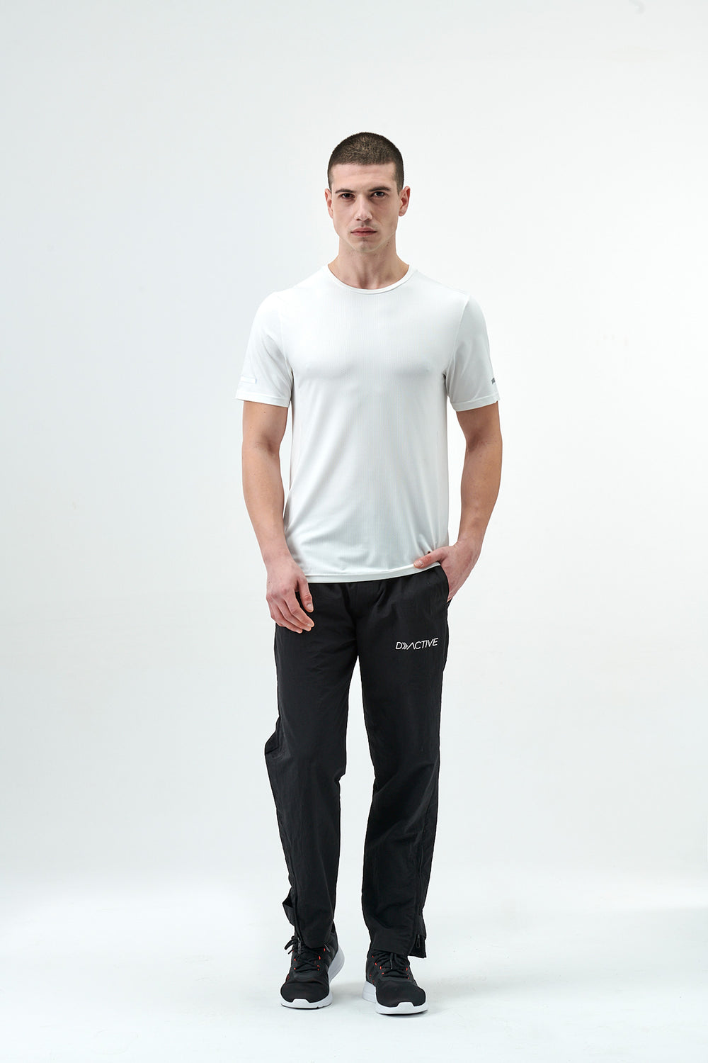 WHITE T-SHIRT