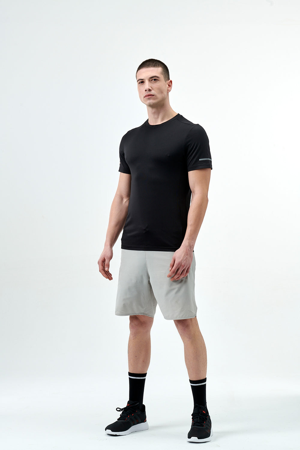 BLACK T-SHIRT
