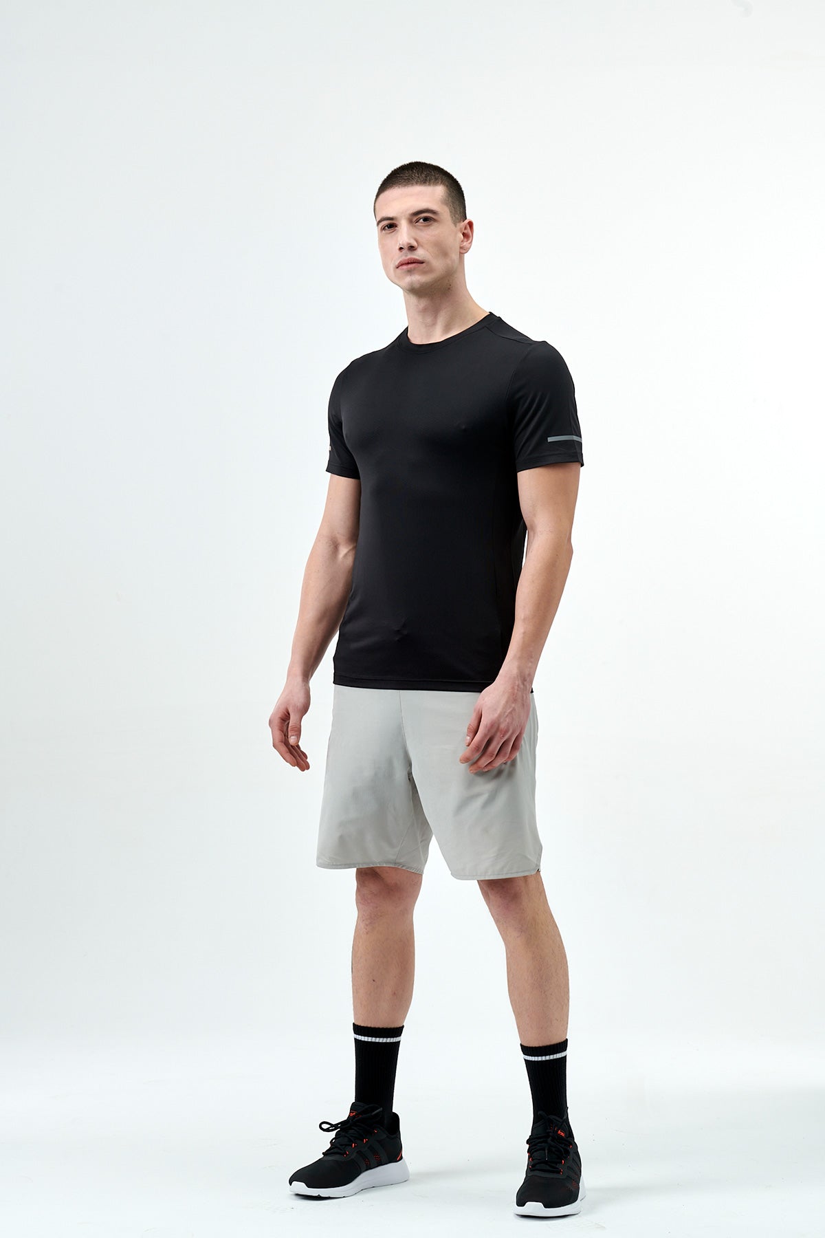 BLACK T-SHIRT