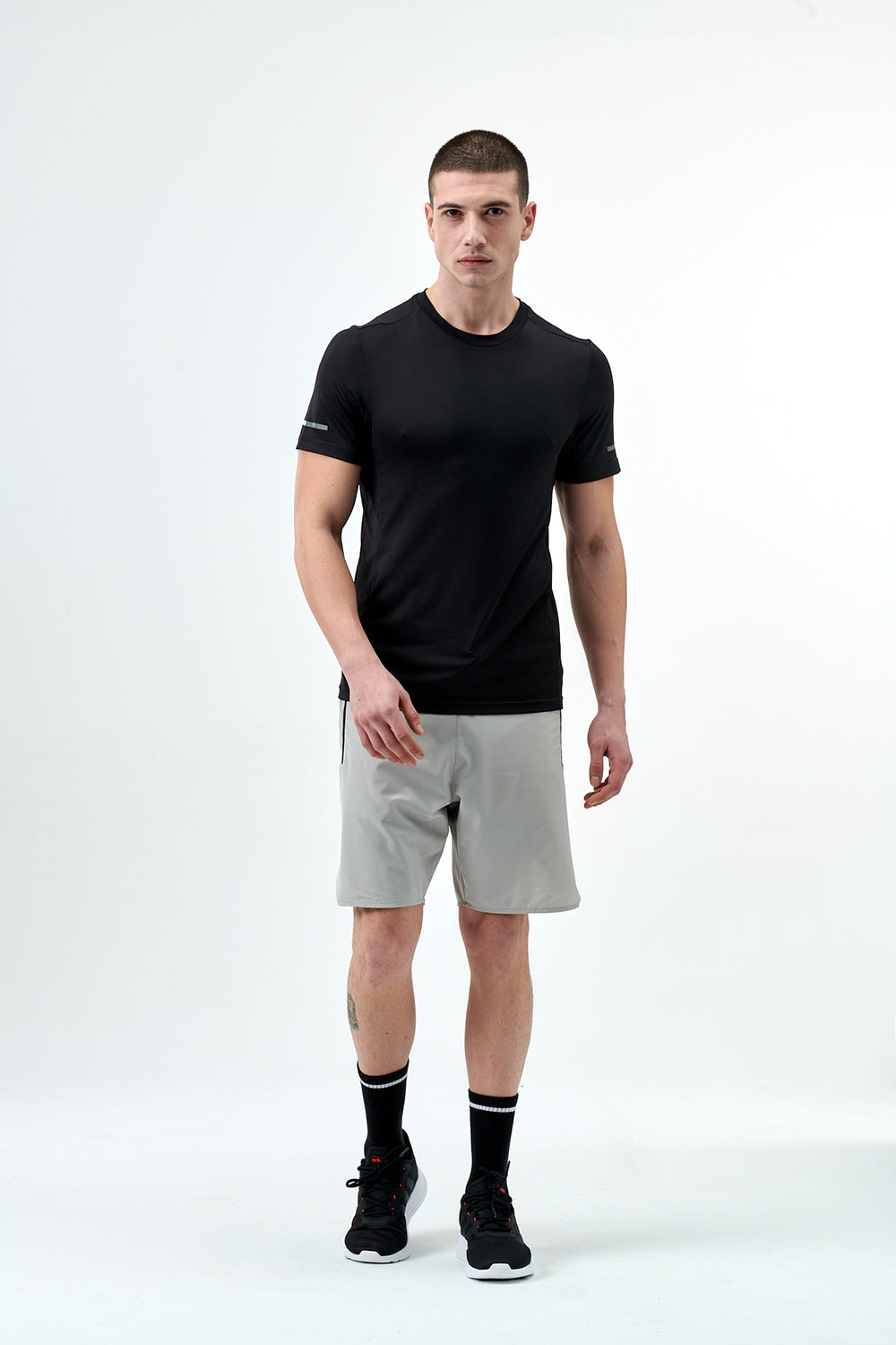 BLACK T-SHIRT