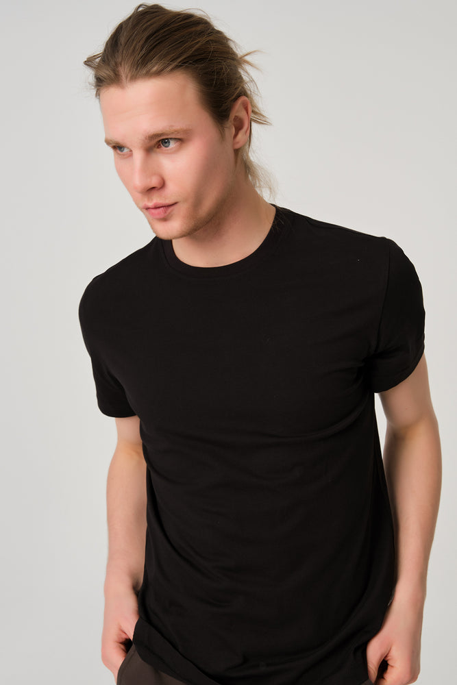 BLACK T-SHIRT